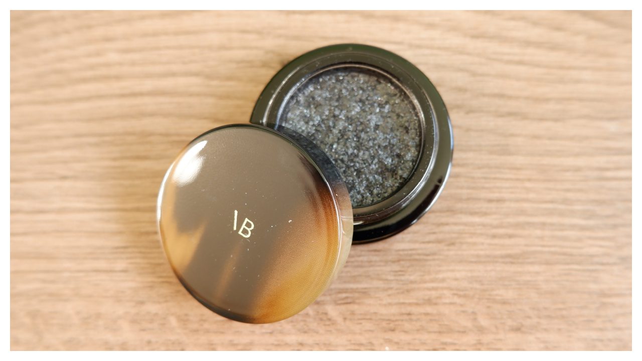 Victoria Beckham Lid Lustre Onyx review