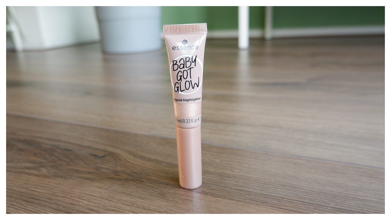 Essence Baby Got Glow highlighter review