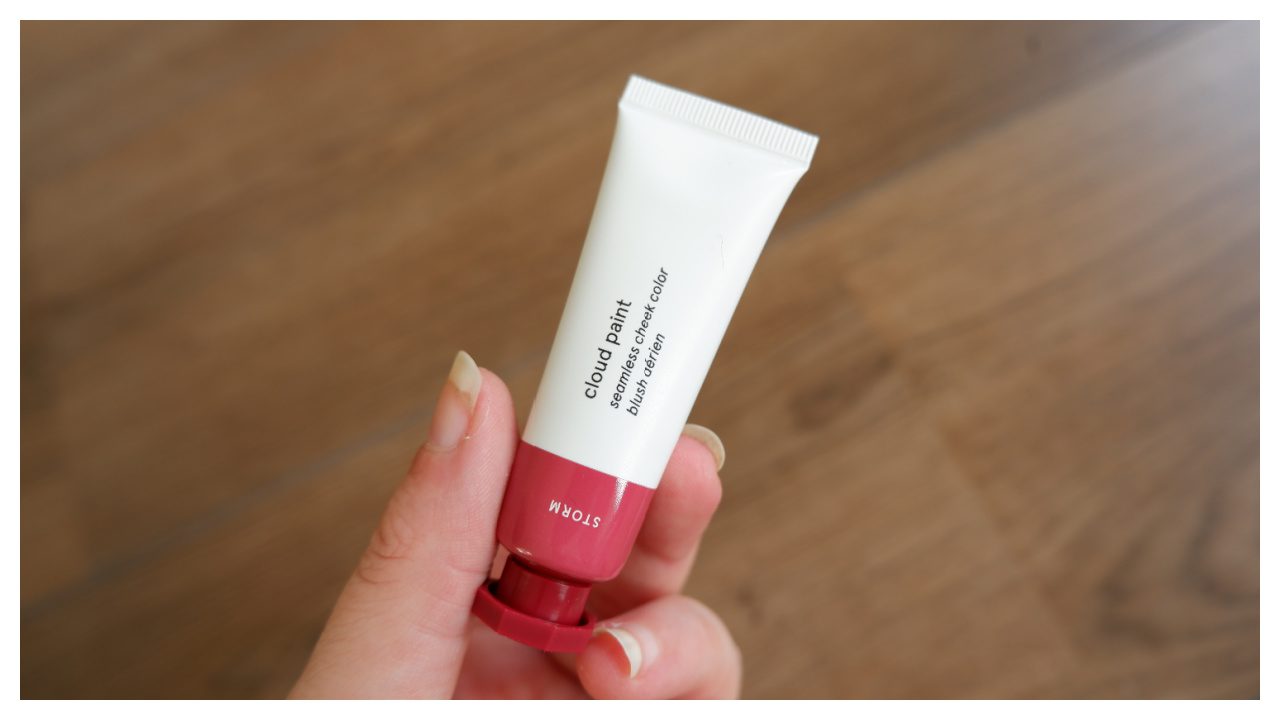 Glossier Cloud Paint Storm review